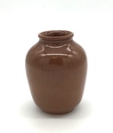 C HMM 025-0394, Small brown vase with lip by Freida Hammers