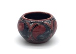 C HMM 032-0401, Small red and black pot by Freida Hammers