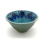 C HMM 007-0376, Green bowl with turquoise and blue interior by Frieda Hammers