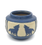 C MSC 102-0696 Gift, Howling coyote pot by Dena Bitzen