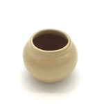 C MTT 174-0911 Small tan vase by Julia Mattson