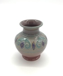 C MTT 093-0280, Small vase red and green by Julia Mattson